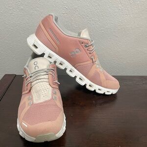 On Cloud 5 shoes